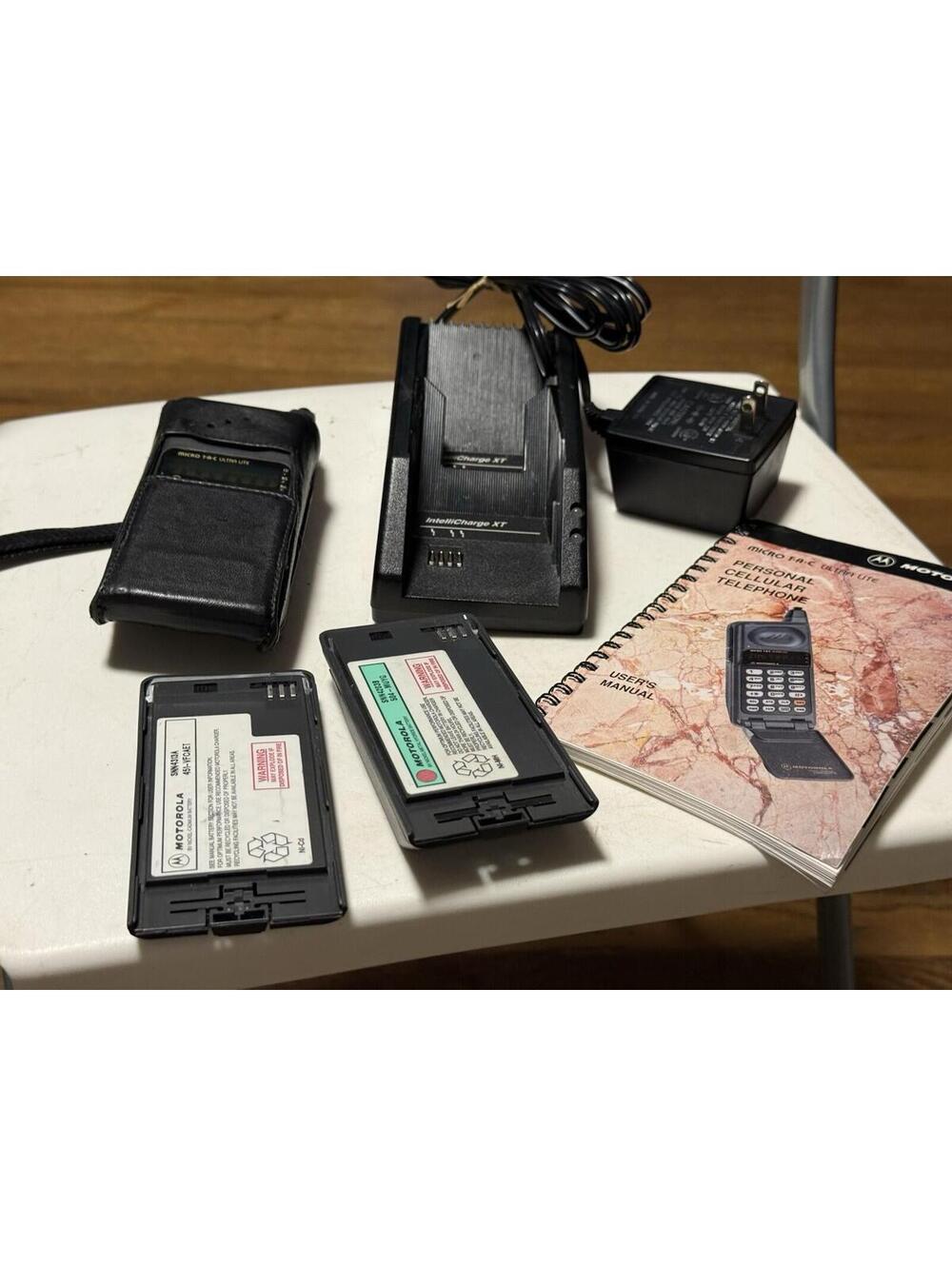 Motorola SLN9700A Travel Charger With 3 Batteries, Untested
